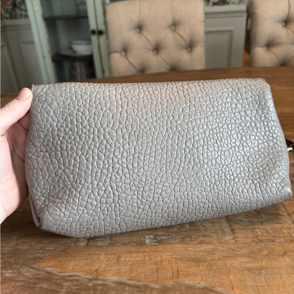 BURBERRY Mildenhall Large Signature Grain Leather Shoulder Bag Pearl Grey Chain - Picture 4 of 16